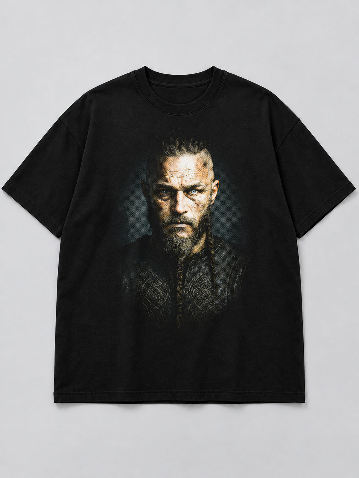 Polera Ragnar's Legendary Portrait negra de corte amplio