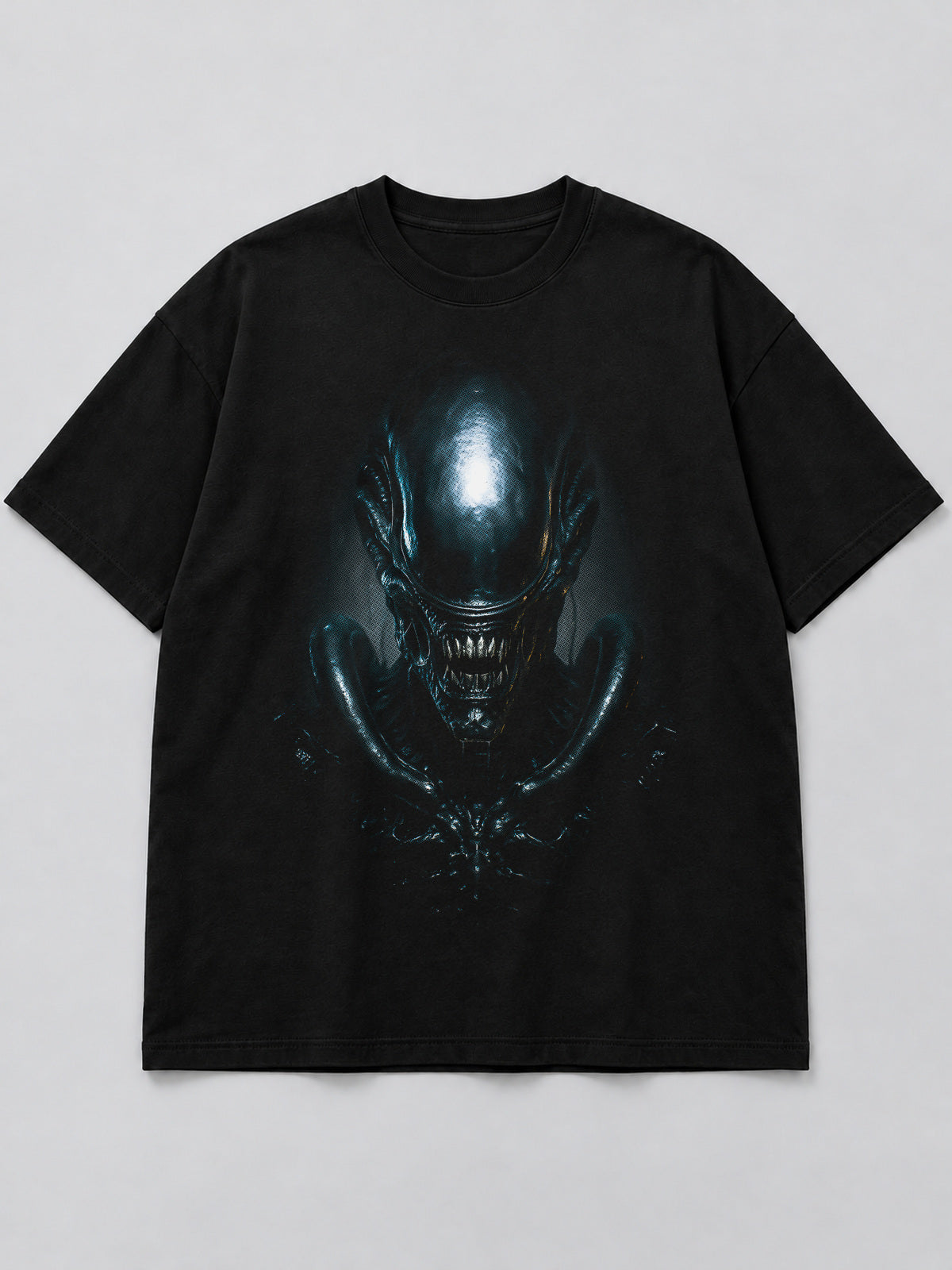 Polera Alien Creature Portrait negra de corte amplio