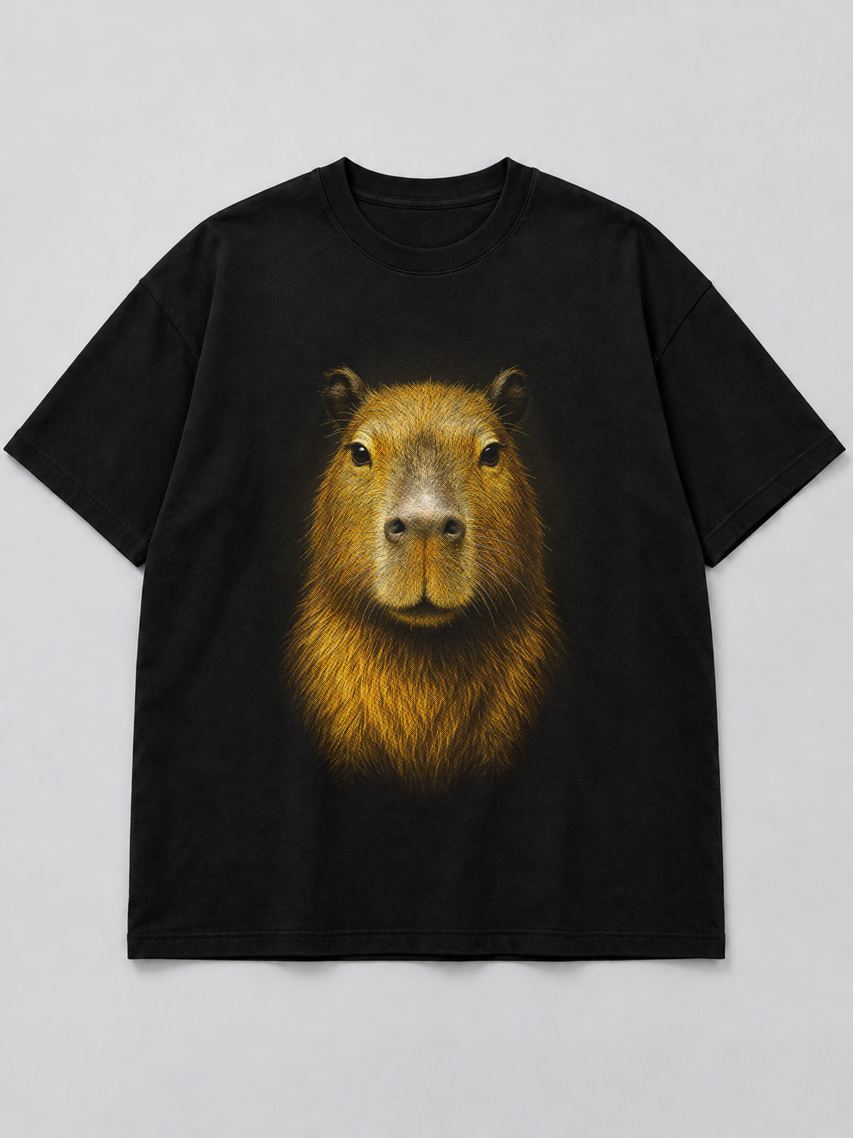 Polera Serene Sloth Portrait negra, corte amplio
