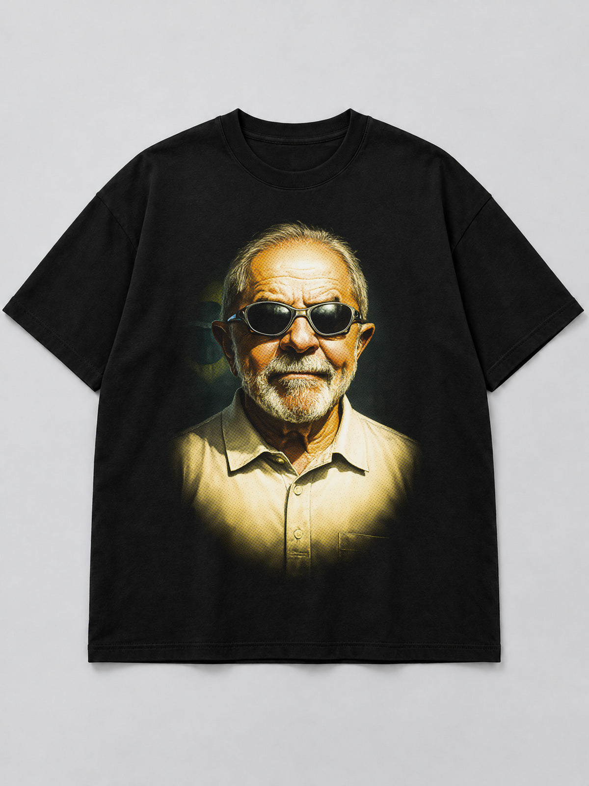 Polera Retrato Urbano Lula negra de corte amplio