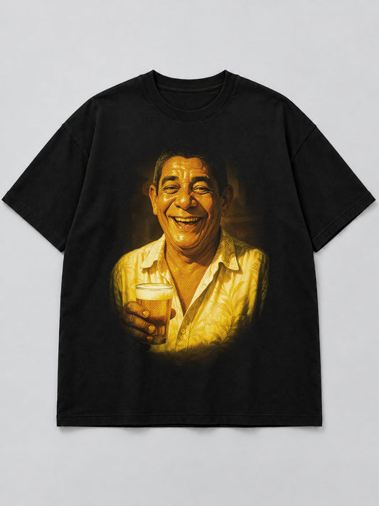 Polera Zeca Pagodinho Alegre negra de corte amplio