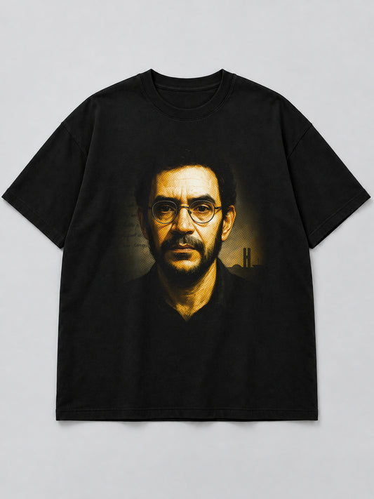 Polera Renato Russo Portrait negra de corte amplio
