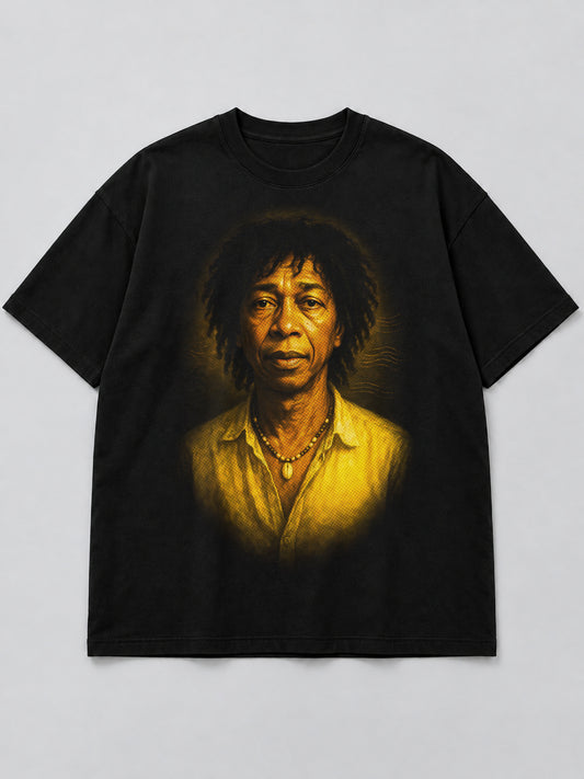 Polera Djavan's Soulful Portrait negra de corte amplio