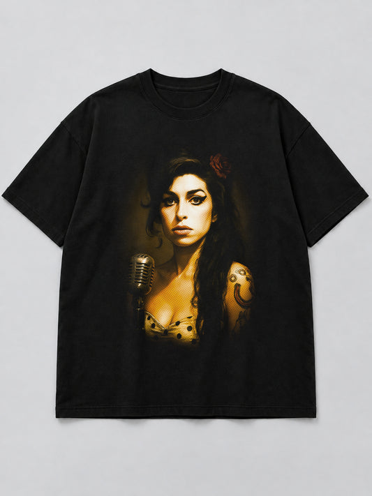 Polera Soulful Singer Portrait negra de corte amplio