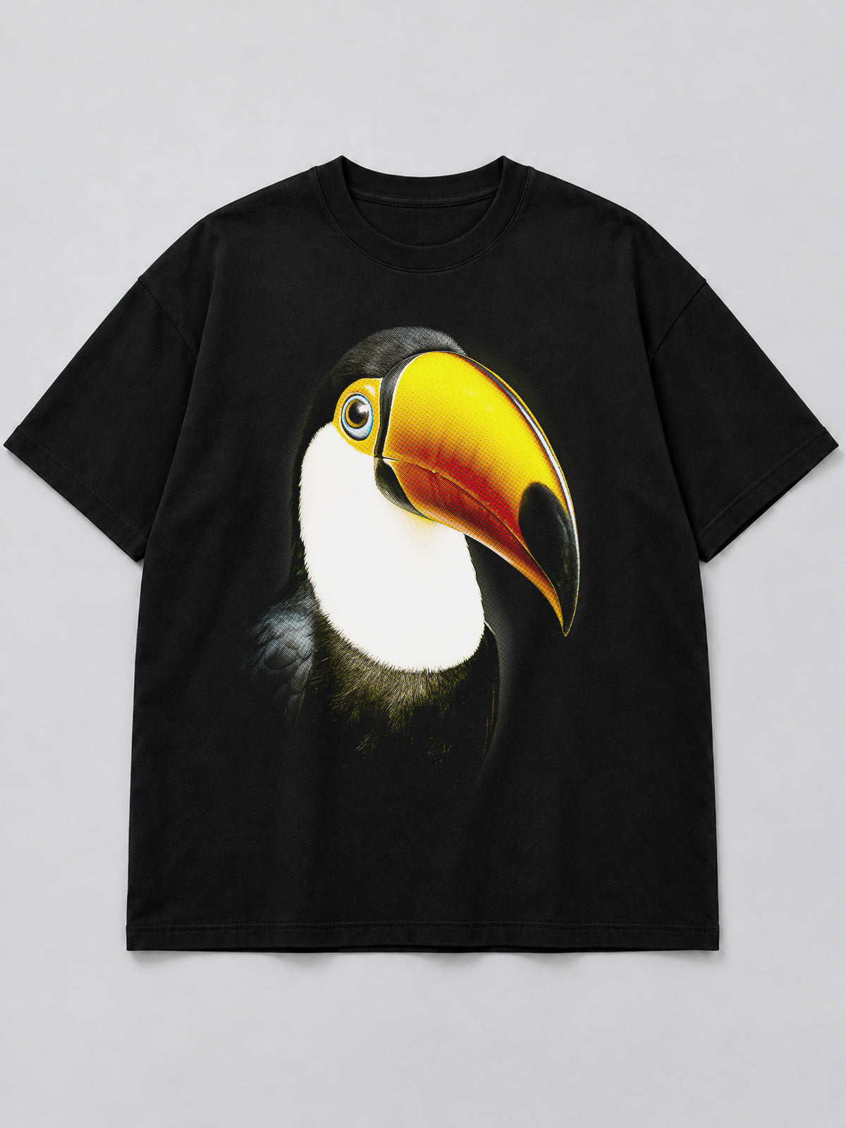 Polera Vibrant Toucan Portrait negra de corte amplio