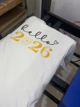 Cargar y reproducir el video en el visor de la galería, Polera año nuevo 2026
